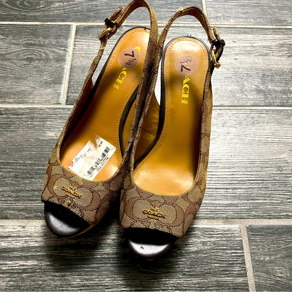 Coach 🐎 Chestnut Wedge Heel Sandals - Picture 3 of 6